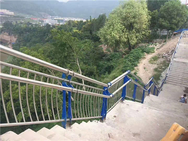海南藏族不锈钢桥梁栏杆